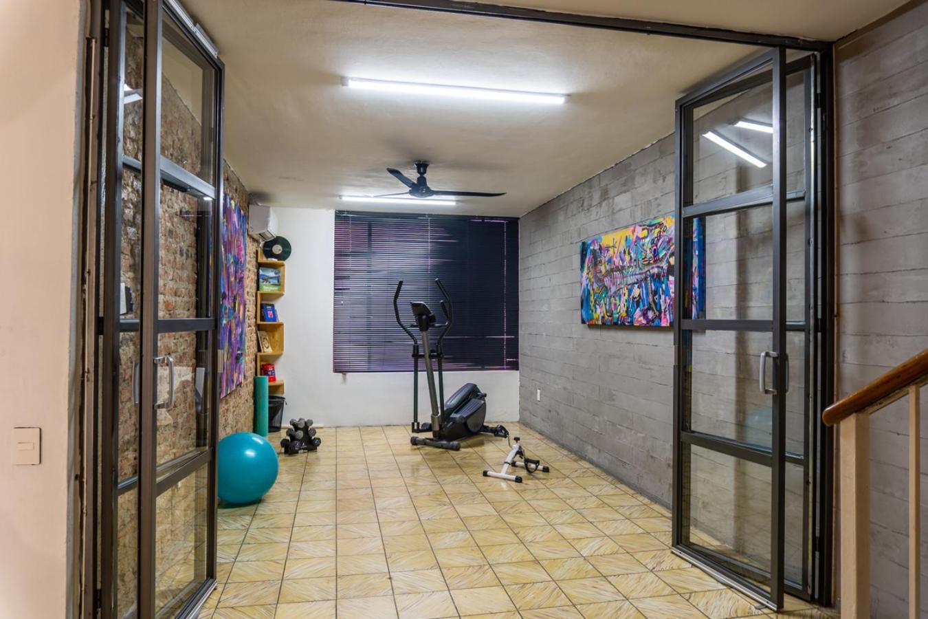 Habitaciones Privadas Con Bano Propio En Una Zona Segura Y Centrica De Guadalajara. Kültér fotó